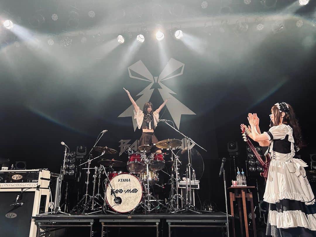 BAND-MAIDさんのインスタグラム写真 - (BAND-MAIDInstagram)「[BAND-MAID 10TH ANNIV. TOUR] day6  OSAKA Thank you all for coming today! Please tweet your feedback with #bandmaid The next tour is on May 14 in Houston. #bandmaid #大阪」4月24日 21時38分 - bandmaid.jp