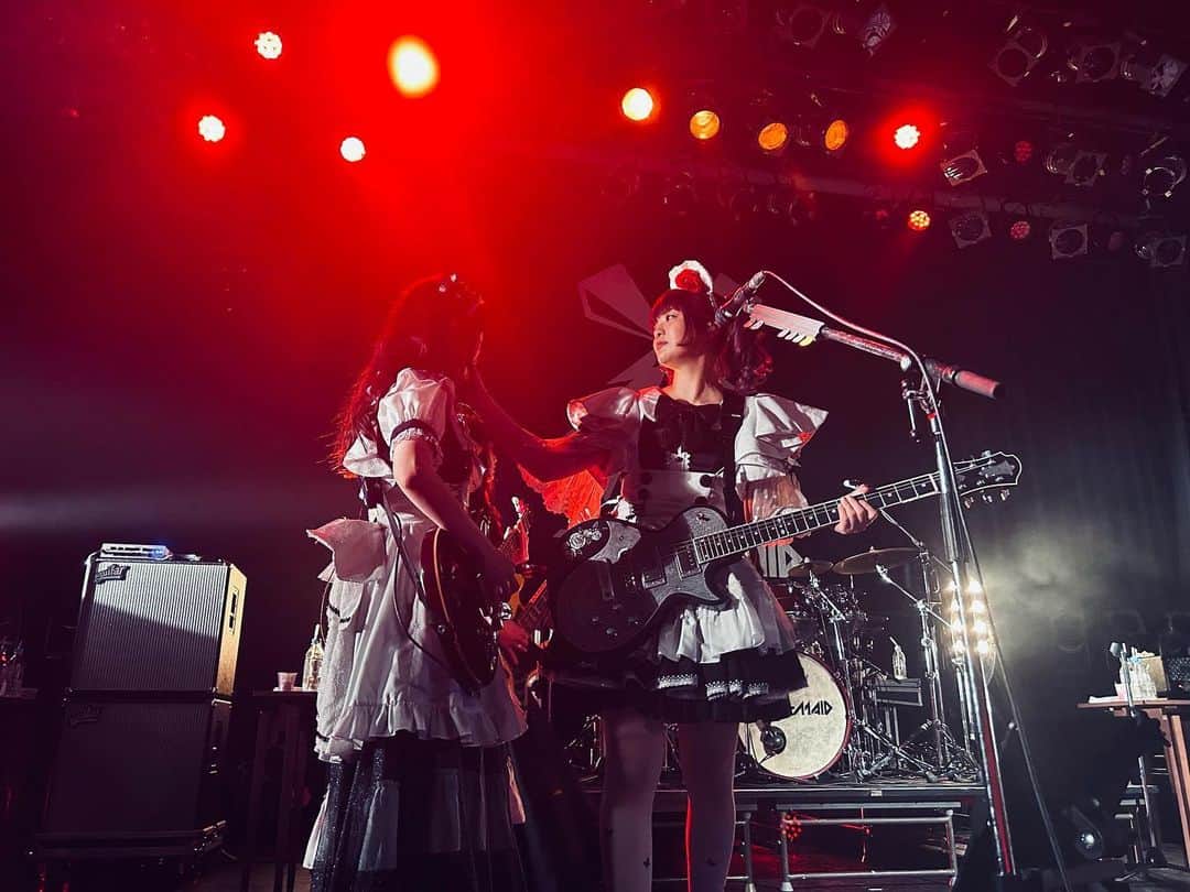 BAND-MAIDさんのインスタグラム写真 - (BAND-MAIDInstagram)「[BAND-MAID 10TH ANNIV. TOUR] day6  OSAKA Thank you all for coming today! Please tweet your feedback with #bandmaid The next tour is on May 14 in Houston. #bandmaid #大阪」4月24日 21時38分 - bandmaid.jp