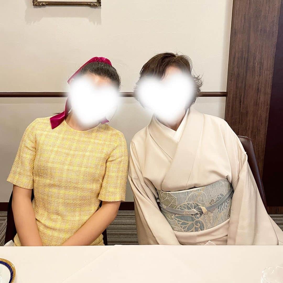 吉田美紀さんのインスタグラム写真 - (吉田美紀Instagram)「・ ・ 東京に来ていた母と一緒にdinner🍽  伺いたいなぁと思いながら 独立されてからは初になってしまいましたが やっとステーキ一宮さんへ。　  @hiroyuki138138   久しぶりに頂きましたが 一宮さんが焼くステーキはやはり最高でした✨  母も娘も大喜び･:*+.  素敵なサプライズや楽しいお話の時間も ありがとうございました✨✨  ステーキはもちろん、 あんなに大きなキャビア缶初めて見たわ！（5枚目）  最後の写真は別のカフェで食べたスイーツ。 あまりに可愛かったので🍓  #ginza #ginzagourmet #steak #steakdinner #銀座 #銀座グルメ #ステーキ一宮」4月24日 21時41分 - miki__yoshida