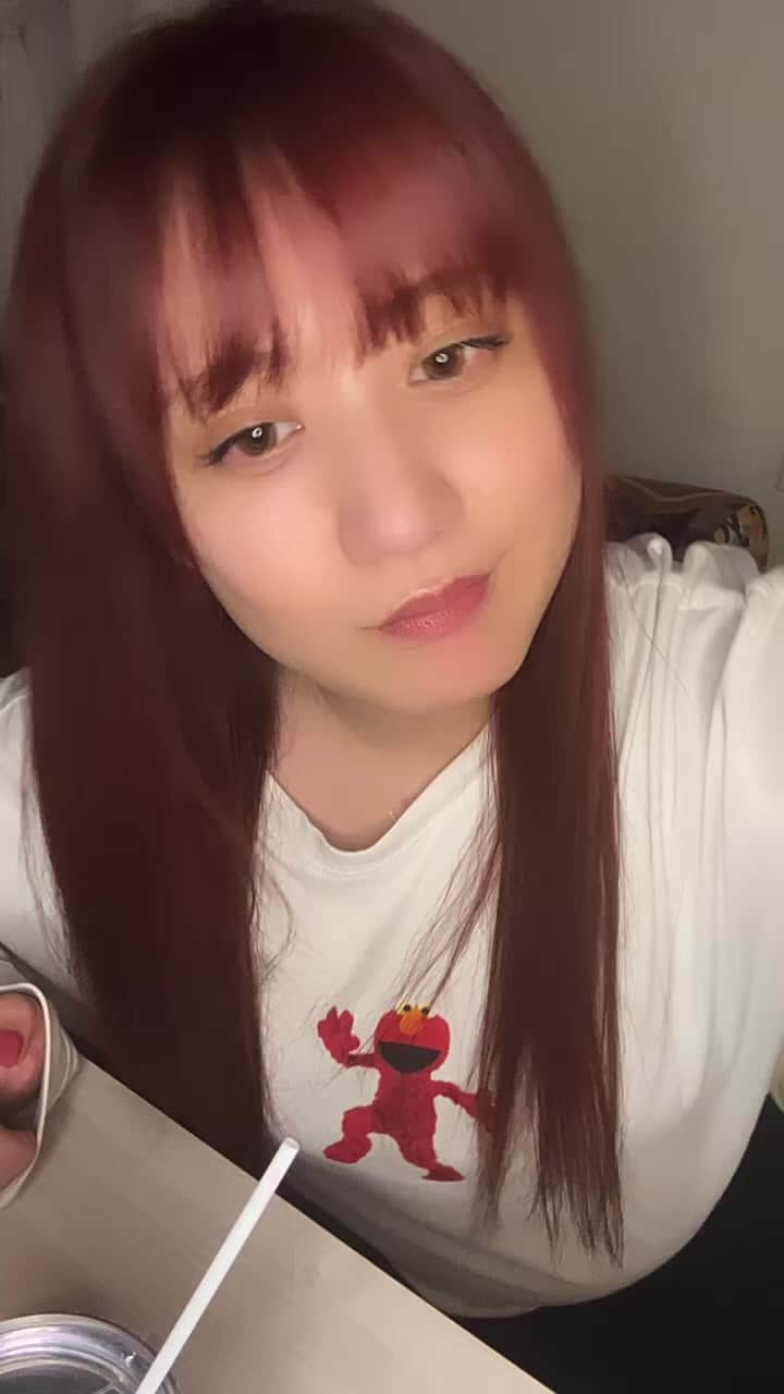 のインスタグラム：「4/24アーカイブ。今見ると眠たそうw 次の日早起きの都合で、フィルターありのすっぴんなので中傷なしでよろしくです😂」