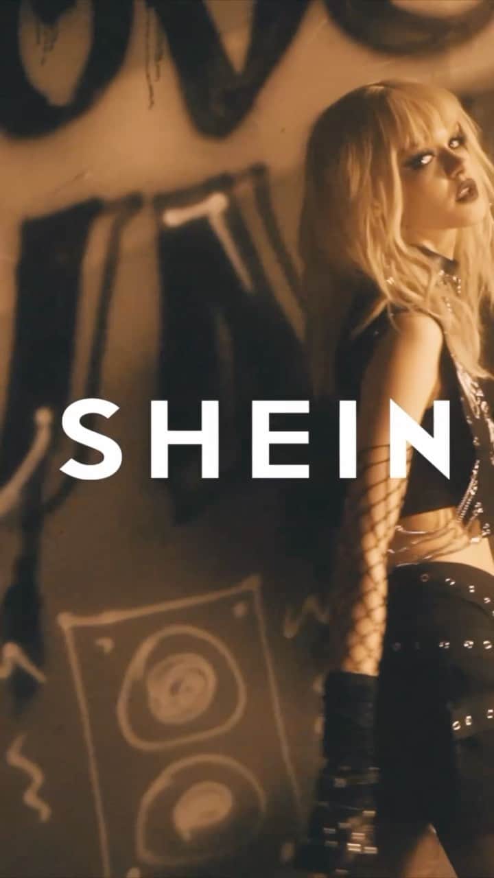 SHEINのインスタグラム：「Go ahead, make a scene! 🖤🔥 We‘re rebelling against boring festival fits with our Pop Goes Punk collection 🤘🧑‍🎤  🔗:https://shein.shop/lpykqxv  #SHEINmusicfest」
