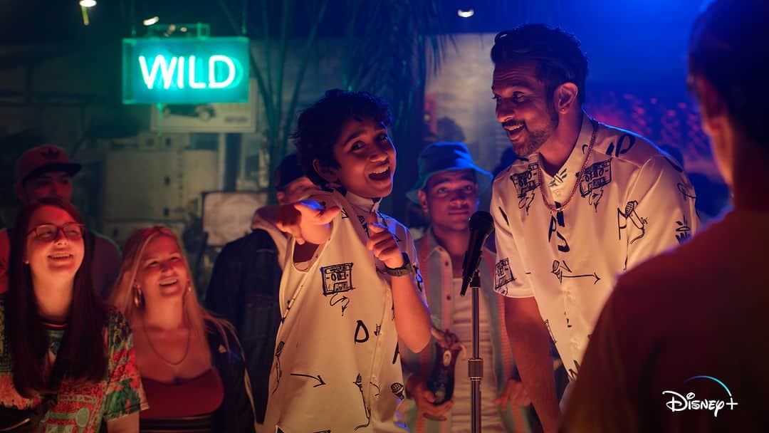 Walt Disney Studiosのインスタグラム：「Mic check 1, 2, 1, 2 🎤 🎶  Check out this first look image for the @DisneyPlus Original movie, World’s Best, streaming June 23 on #DisneyPlus.」