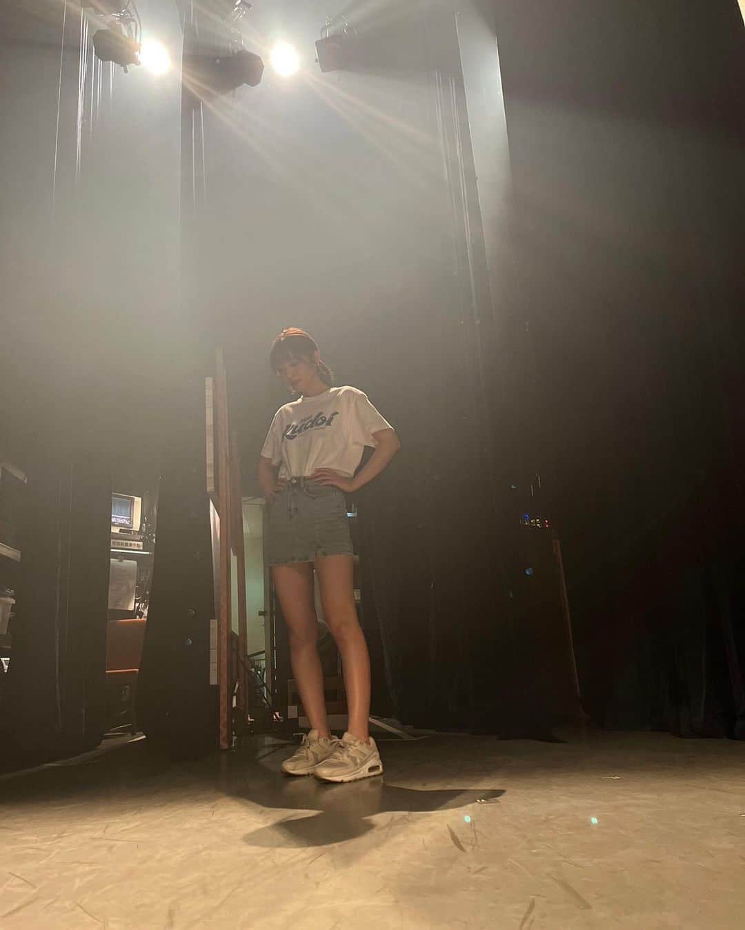 神部美咲のインスタグラム：「カンコンキンシアター4日目💜 ありがとうございました🙇‍♀️✨  開演1分前に撮影🧸  明日も頑張ります💪  #カンコンキンシアター」