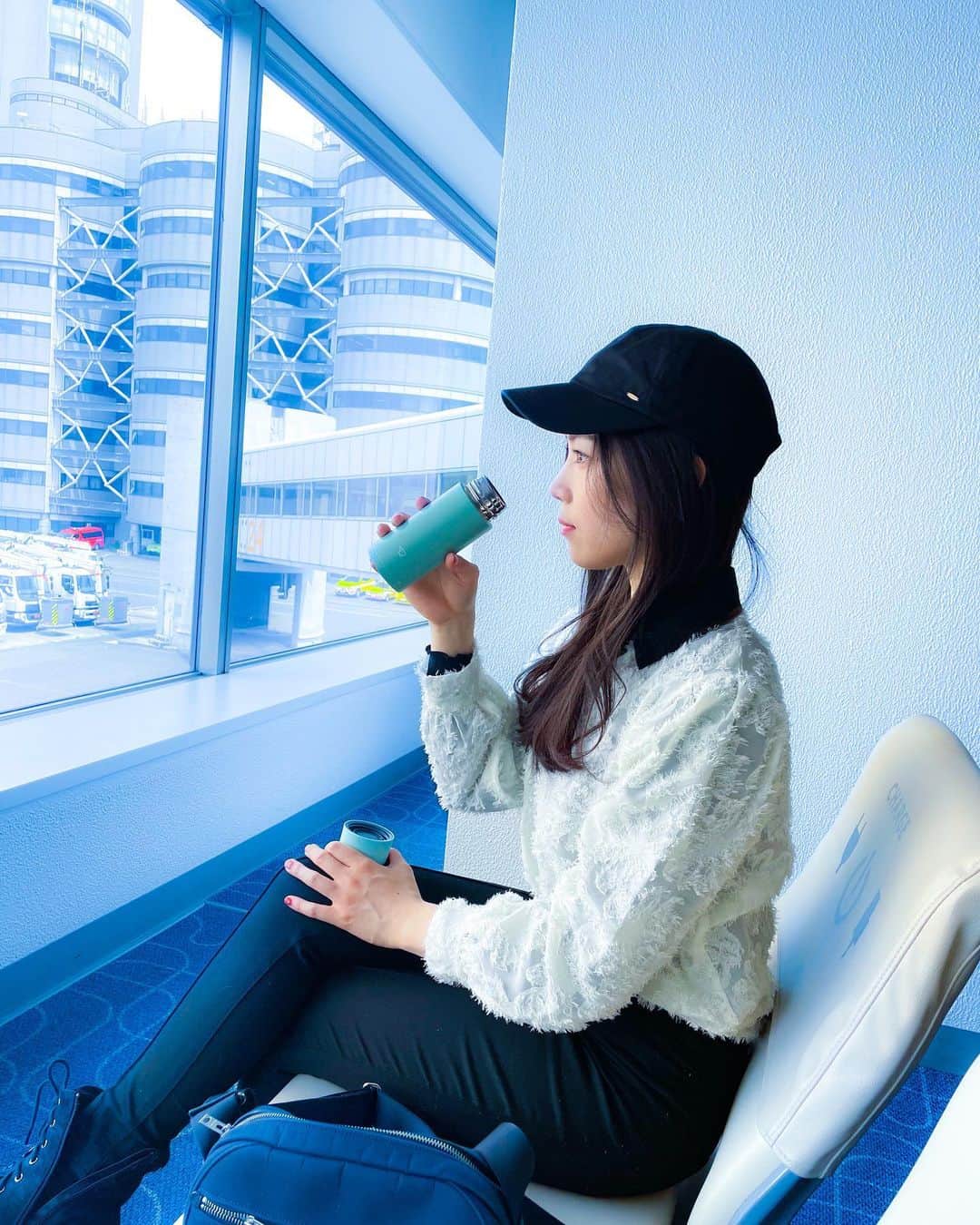 葉山柚子さんのインスタグラム写真 - (葉山柚子Instagram)「#空港#北海道へ#zojirushi  #愛用水筒#空港で飲むお湯は美味しかった#✈️#✨」4月24日 22時11分 - hayama_yuko