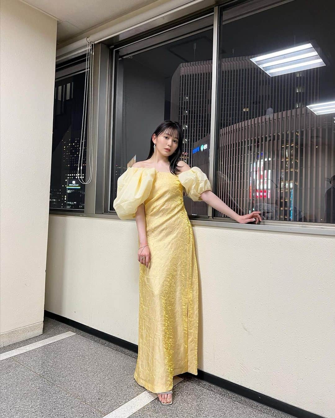 久間田琳加のインスタグラム：「楓カラーになりつつある黄色で🌼 皆さんも映画館にあるパネルで撮影してみてね〜〜！！ 一緒に幼馴染になりましょ🤭 #おとななじみ」