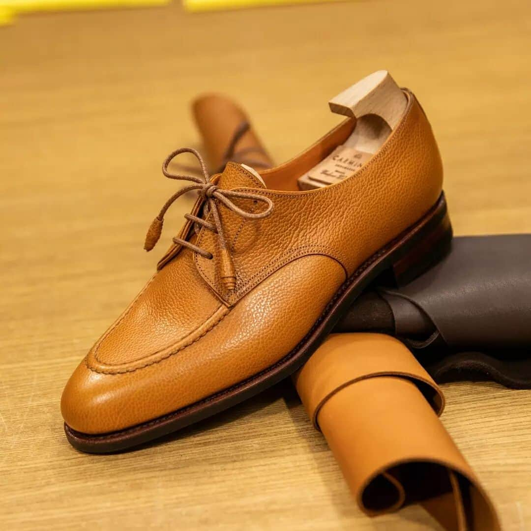 カルミナさんのインスタグラム写真 - (カルミナInstagram)「Women Derby Shoes 1596 | Camel Grain   Featuring a Silver rubber sole in a refined Goodyear-welt construction and full calf lining.  Style made on our Madison last with a 20mm high heel. Rounded on the tip - this last is versatile in terms of style since it perfectly works for both elegant and semisport models.  This shoe, like all the other Carmina's, is carefully manufactured by expert craftsmen who follow the exact same techniques that Charles Goodyear created in 1869.  #carmina #carminashoemaker #カルミナ #womenshoesstore #leathershoeswomen #womenshoes #ladiesshoes #womenfootwear #womenshoestyle #shoes #styleforum #shoesshop #shoeslover #footwear #shoeslovers #shoesaddict #shoestagram  #ootdshoes #classicshoes #shoesoftheday #shoesonline #dressshoes #handmadeshoes #customshoes #instashoes」4月24日 22時43分 - carminashoemaker