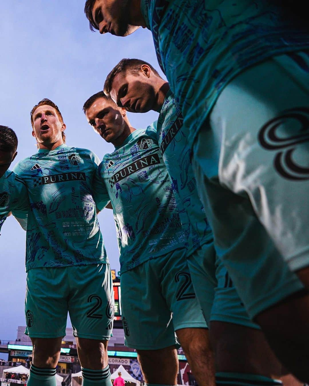 Major League Soccerさんのインスタグラム写真 - (Major League SoccerInstagram)「LOOK AT THOSE KITS 😍♻️  29 teams, one planet, one chance. for Earth Day, all MLS clubs wore One Planet kits made entirely from Parley Ocean plastic.」4月24日 22時55分 - mls