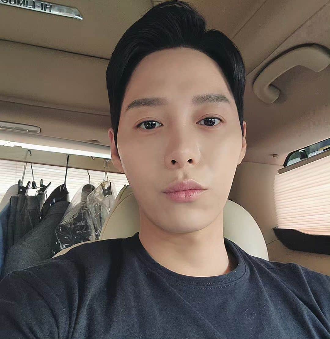 ハン・ギウンのインスタグラム：「😩」