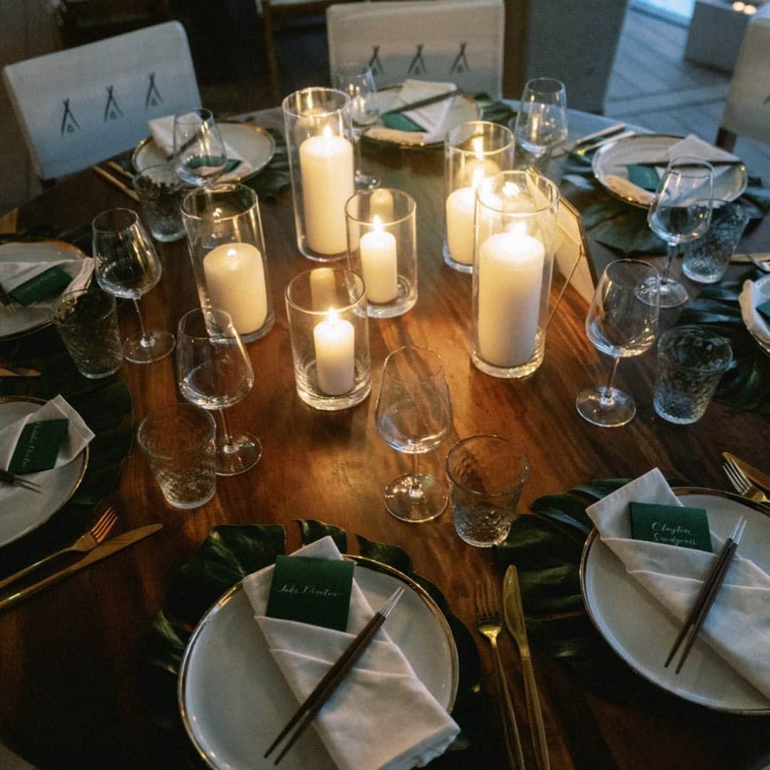 Ceci Johnsonさんのインスタグラム写真 - (Ceci JohnsonInstagram)「‘Til death do us a party. ✨   As seen in @TheKnot: "When it came to additional decor, the couple left the accessories to a minimum for one very specific reason: 'We kept the tabletops fairly clean and crisp, because we wanted them to be free from clutter so guests had plenty of room to jump on them at any point of the night to dance.'"  Placecards were a must for our bride @Kerrently! #CeciNewYork incorporated a rich forest green with delicate white calligraphy as a nod to their invitation design. You can read more about their feature at the link in @CeciNewYork's bio. 🤍  Invitation Design & Event Branding: @cecinewyork Planner: @epicpresentations Event Designer: @epicpresentations 📸 & 🎥: @thebrothersmartens Ceremony & Reception Site: @nikkibeachsaintbarth Florist: @b_floralevents Officiants: Tori Bradburry & Josh Sepkowitz Wedding Dress: @alexperryofficial Reception & After-Party Dresses: @berta via @bblewisville Veil: @bblewisville Suits: @balanicustom Engagement & Wedding Rings: @diamondsdirect Hair and Makeup: @matwulff Wedding Party Attire: @alexperryofficial, @balanicustom Rental Equipment: @nikkibeachsaintbarth Catering: @nikkibeachsaintbarth Cake: @chokolavany.stbarth Entertainment: @nikkibeachsaintbarth, @blackrabbitprojects Welcome Bags: @epicpresentations Transportation: @coolrental  #couturedesign #luxurydesign #luxurystationerydesign #luxuryweddingstationery #luxurysignagedesign #eventbranding #cecicouture #weddingprograms #ceciwedding #placecards #stbarth」4月24日 22時54分 - cecinewyork
