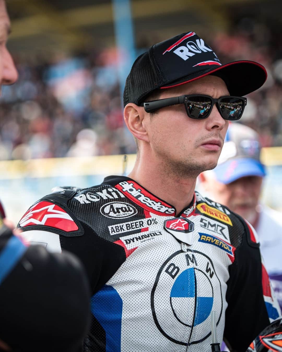 BMW Motorrad Japanさんのインスタグラム写真 - (BMW Motorrad JapanInstagram)「【WSBK第3戦オランダ】  TTアッセン・サーキットで開催された世界スーパーバイク選手権(WSBK) 第3戦オランダ・ラウンド。ROKiT BMW Motorrad WorldSBK Teamのスコット・レディングは、レース2で今季最高の成績となる7位でフィニッシュ。一方、チームメイトで地元オランダ出身のマイケル・ファン・デル・マークは、レース2でクラッシュ。脚を負傷し、メディカルセンターで検査を受けた後、アッセンの病院でさらなる検査を受けています。Bonovo action BMW Racing Teamのギャレット・ガルロフがレース１およびレース２をともに12位でフィニッシュ。足の負傷から復帰したロリス・バズはレースに復帰しました。  @rokitbmwmotorradworldsbk @reddingpower @michaelvdmark @bonovo.action_mgm @lorisbaz @garrettgerloff  #MakeLifeARide #M1000RR #MRR #NeverStopChallenging #BMWMotorrad #WorldSBK #BMWモトラッド #駆けぬける歓び #スーパーバイク」4月24日 14時00分 - bmwmotorradjapan