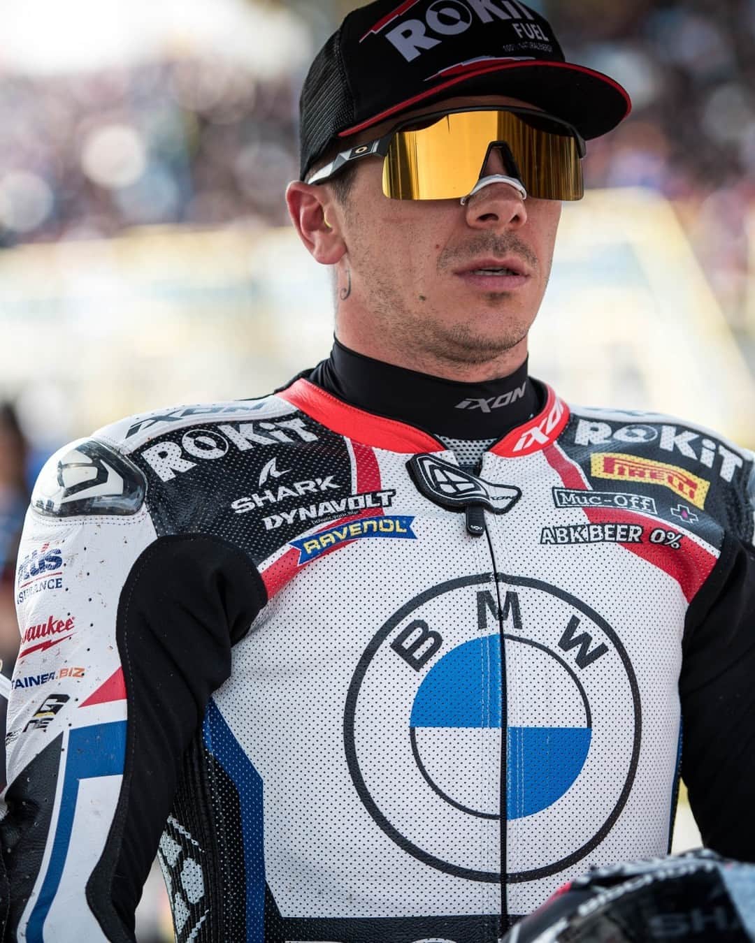 BMW Motorrad Japanさんのインスタグラム写真 - (BMW Motorrad JapanInstagram)「【WSBK第3戦オランダ】  TTアッセン・サーキットで開催された世界スーパーバイク選手権(WSBK) 第3戦オランダ・ラウンド。ROKiT BMW Motorrad WorldSBK Teamのスコット・レディングは、レース2で今季最高の成績となる7位でフィニッシュ。一方、チームメイトで地元オランダ出身のマイケル・ファン・デル・マークは、レース2でクラッシュ。脚を負傷し、メディカルセンターで検査を受けた後、アッセンの病院でさらなる検査を受けています。Bonovo action BMW Racing Teamのギャレット・ガルロフがレース１およびレース２をともに12位でフィニッシュ。足の負傷から復帰したロリス・バズはレースに復帰しました。  @rokitbmwmotorradworldsbk @reddingpower @michaelvdmark @bonovo.action_mgm @lorisbaz @garrettgerloff  #MakeLifeARide #M1000RR #MRR #NeverStopChallenging #BMWMotorrad #WorldSBK #BMWモトラッド #駆けぬける歓び #スーパーバイク」4月24日 14時00分 - bmwmotorradjapan