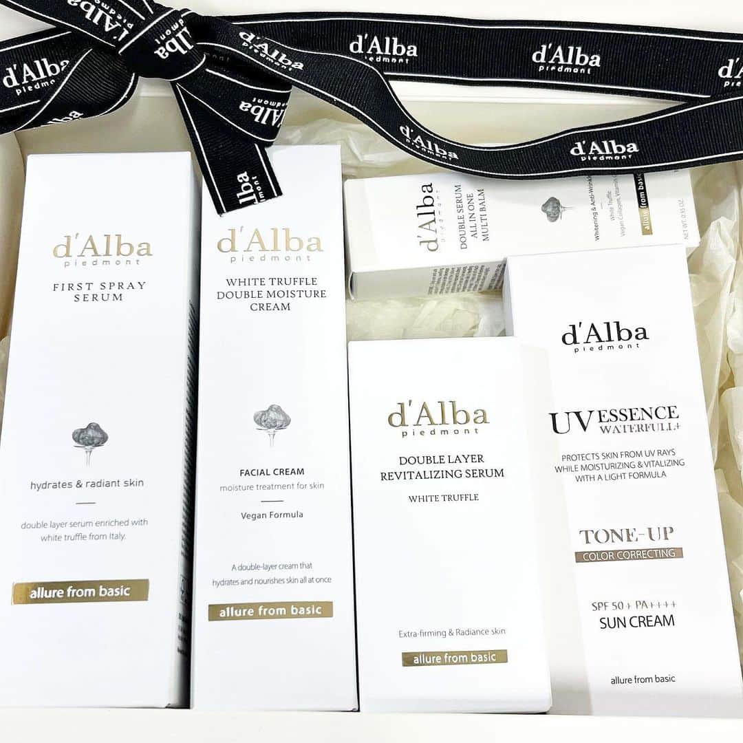 丹羽あんなさんのインスタグラム写真 - (丹羽あんなInstagram)「선물 받아서 감사의 포스팅 🫧🤍　 Thank you so so much for gifting me this present ㅠㅠ i always love d'Alba ILYSM 💕💕 @dalba_piedmont @dalba_japan @dalba_global #dalba #giftbox」4月24日 14時16分 - an2twistyle