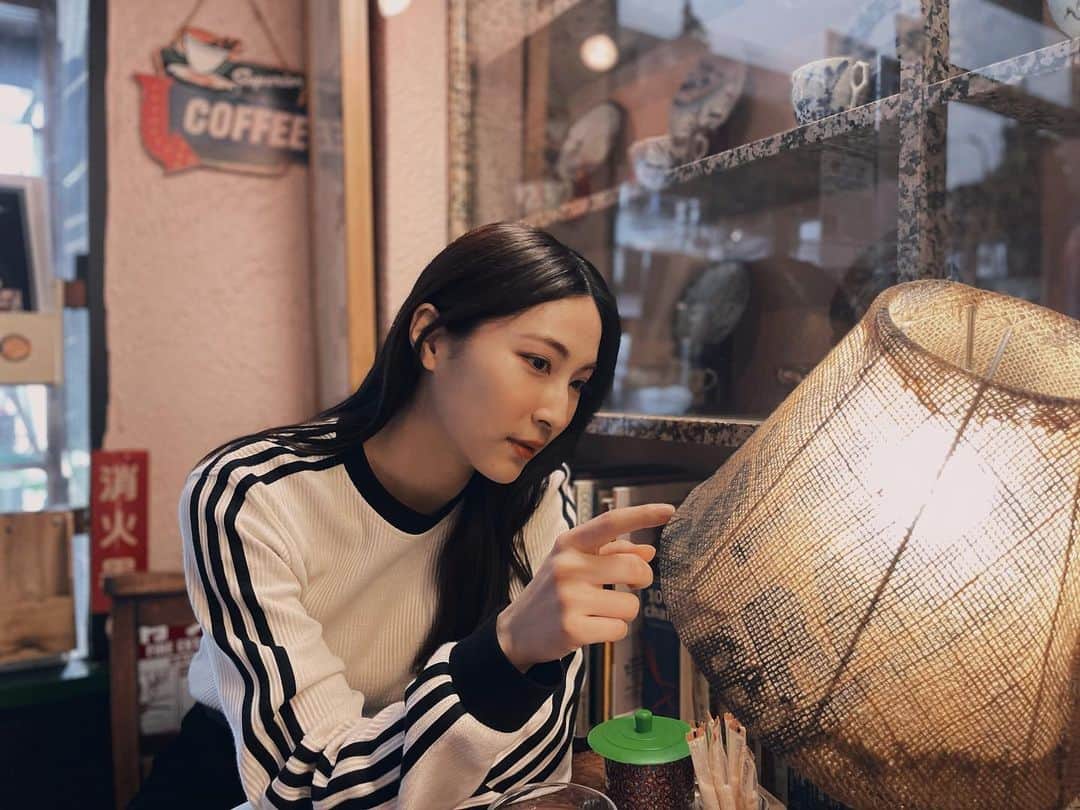 護あさなのインスタグラム：「. 友達と喫茶店。  喫茶店に行きたい 珈琲飲みたい  って言ったら探してくれたみたい。 優しい子…🥹  普段行かないところまで足を運んで飲む珈琲はいいね☕️  #純喫茶 #純喫茶巡り」