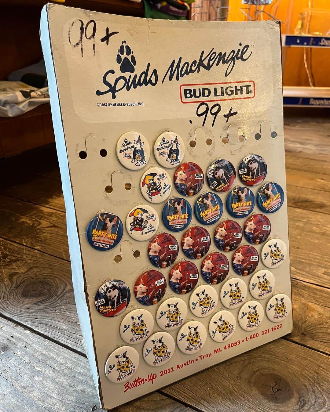 kiarrysさんのインスタグラム写真 - (kiarrysInstagram)「1980’s Vintage Bud Light Spuds Mackenzie official Pin Buttons & Store Display Board. Pins each ¥800 New in Store today.」4月24日 14時48分 - kiarrys
