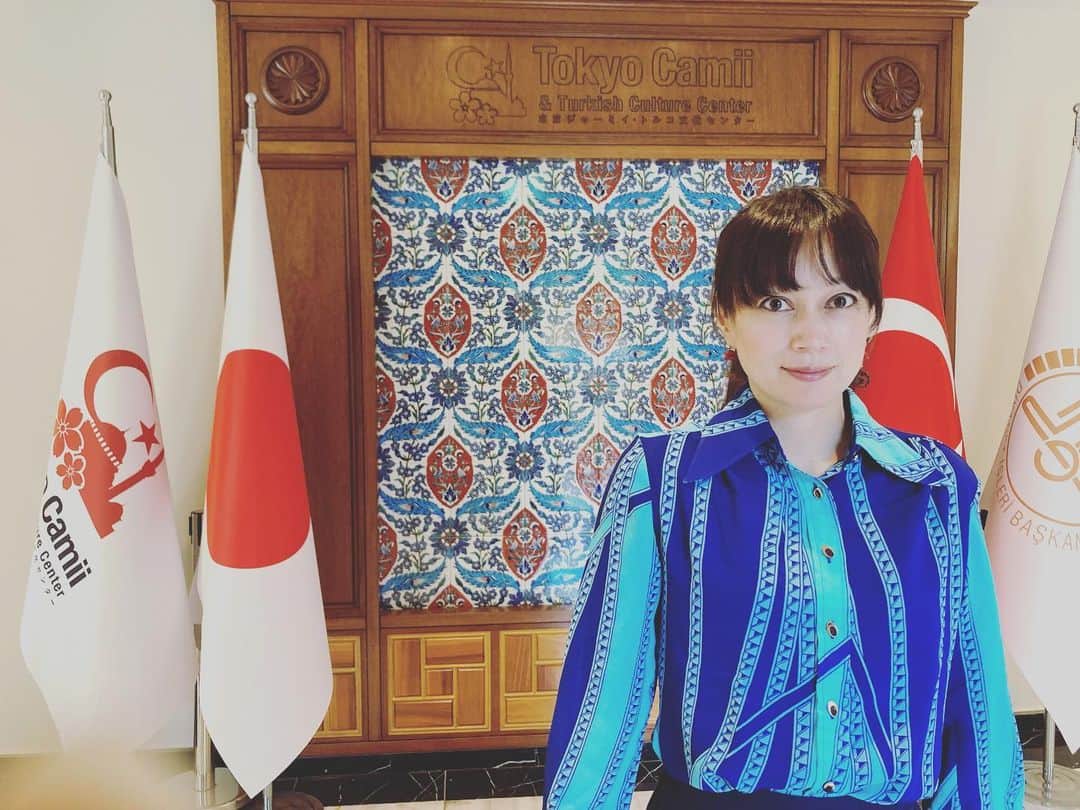佐伯日菜子のインスタグラム：「事務所のYouTube更新したよ！ 東京ジャーミィー行ってきた時の動画だよ！ 見てね！ チャンネル登録してね。  https://youtu.be/SXpUCD2KGL0 #youtube  #東京ジャーミィ #ヴィヴィアン」