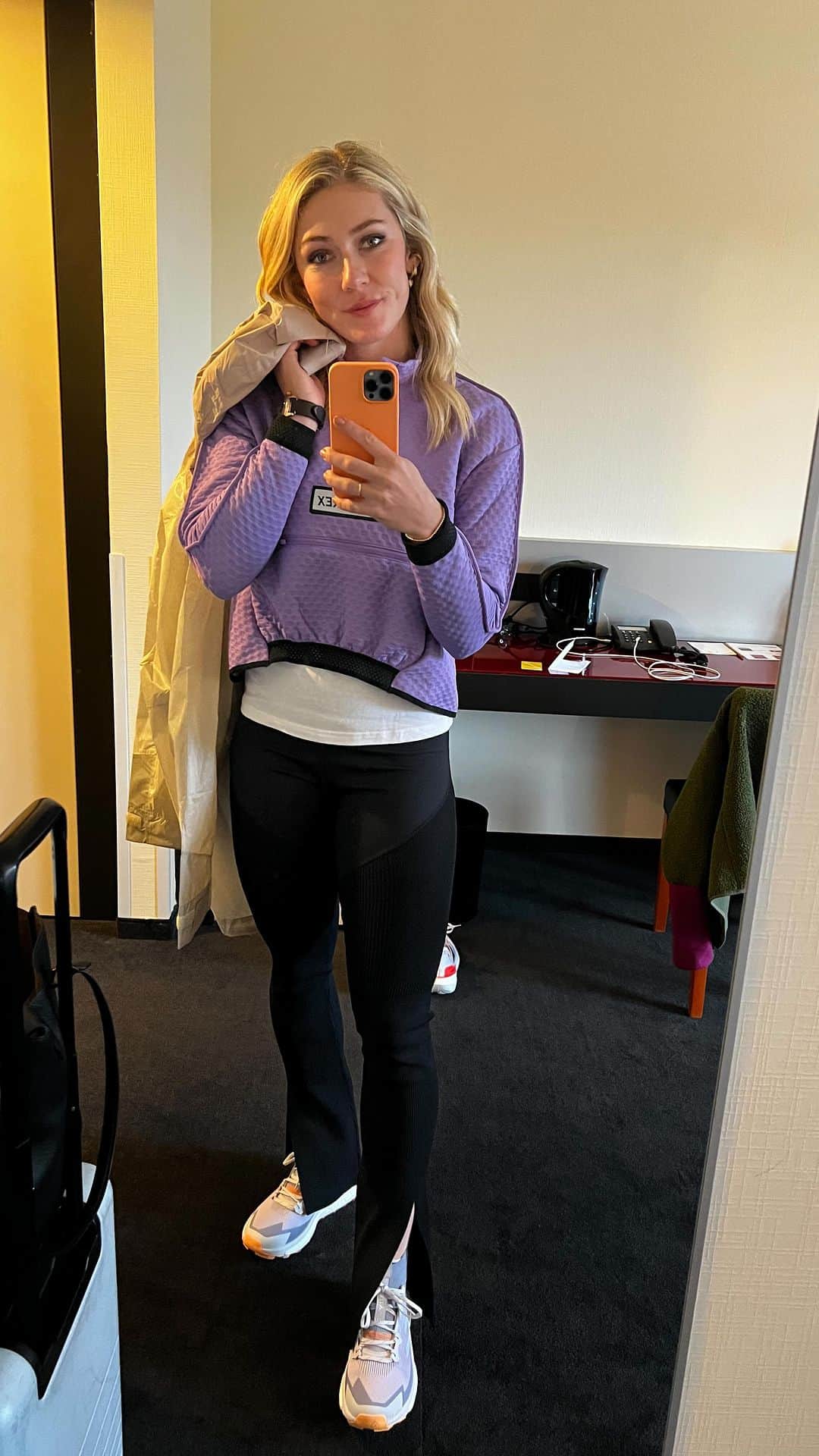 ミカエラ・シフリンのインスタグラム：「Day 1 of @adidas visit!」