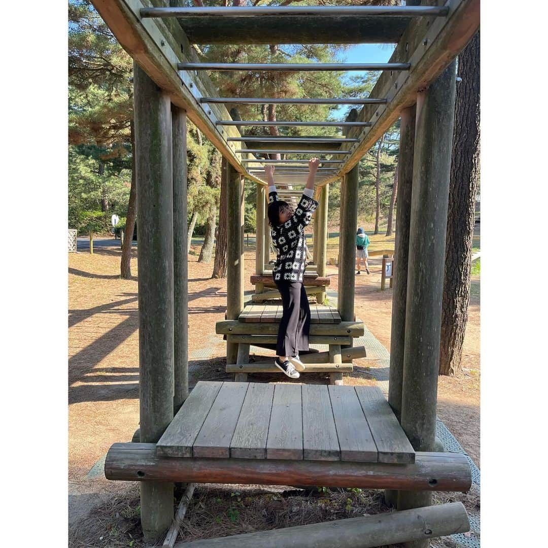 小池杏菜さんのインスタグラム写真 - (小池杏菜Instagram)「国営ひたち海浜公園☀︎  どこのマダム🐼 花よりアスレチック🐵  #ピクニック日和 #ネモフィラ #チューリップ #茨城県 #ひたちなか市」4月24日 15時35分 - ancoromochi1216