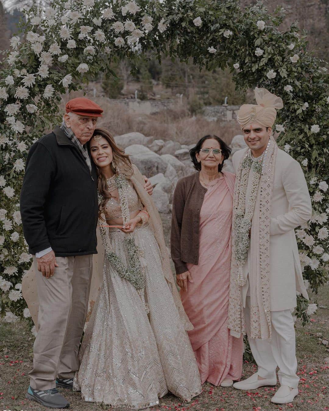 Aakriti Ranaさんのインスタグラム写真 - (Aakriti RanaInstagram)「Sharing some of my favourite pictures from the Wedding ❤️  I still can’t believe that I am married to Rohan. It was a day full of love and lots of laughter. You can clearly see that on our faces 🤣. Rohan kept making me laugh and smile throughout. I am sure you’ve never seen @aditya_rana smiling so much haha.   📸 @believecollective   #aakritigetsanchored #aakritiandrohan #wedding #manali #destinationwedding #mountains #family #shaadi #weddingphotography #bridesmaids」4月24日 15時41分 - aakritiranaofficial