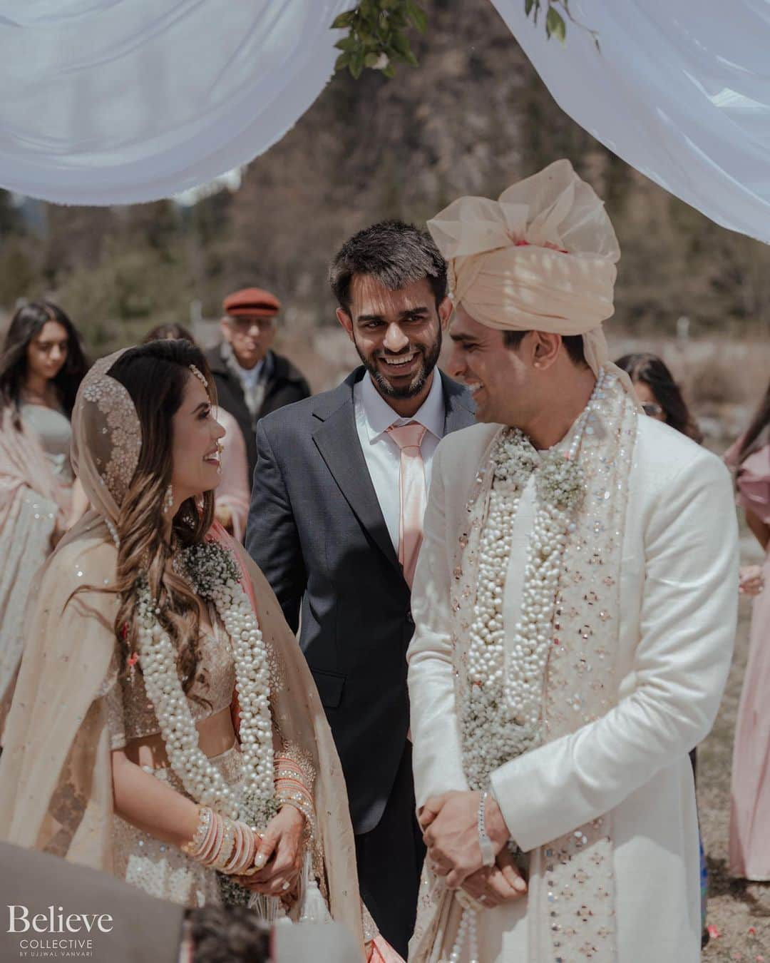 Aakriti Ranaさんのインスタグラム写真 - (Aakriti RanaInstagram)「Sharing some of my favourite pictures from the Wedding ❤️  I still can’t believe that I am married to Rohan. It was a day full of love and lots of laughter. You can clearly see that on our faces 🤣. Rohan kept making me laugh and smile throughout. I am sure you’ve never seen @aditya_rana smiling so much haha.   📸 @believecollective   #aakritigetsanchored #aakritiandrohan #wedding #manali #destinationwedding #mountains #family #shaadi #weddingphotography #bridesmaids」4月24日 15時41分 - aakritiranaofficial