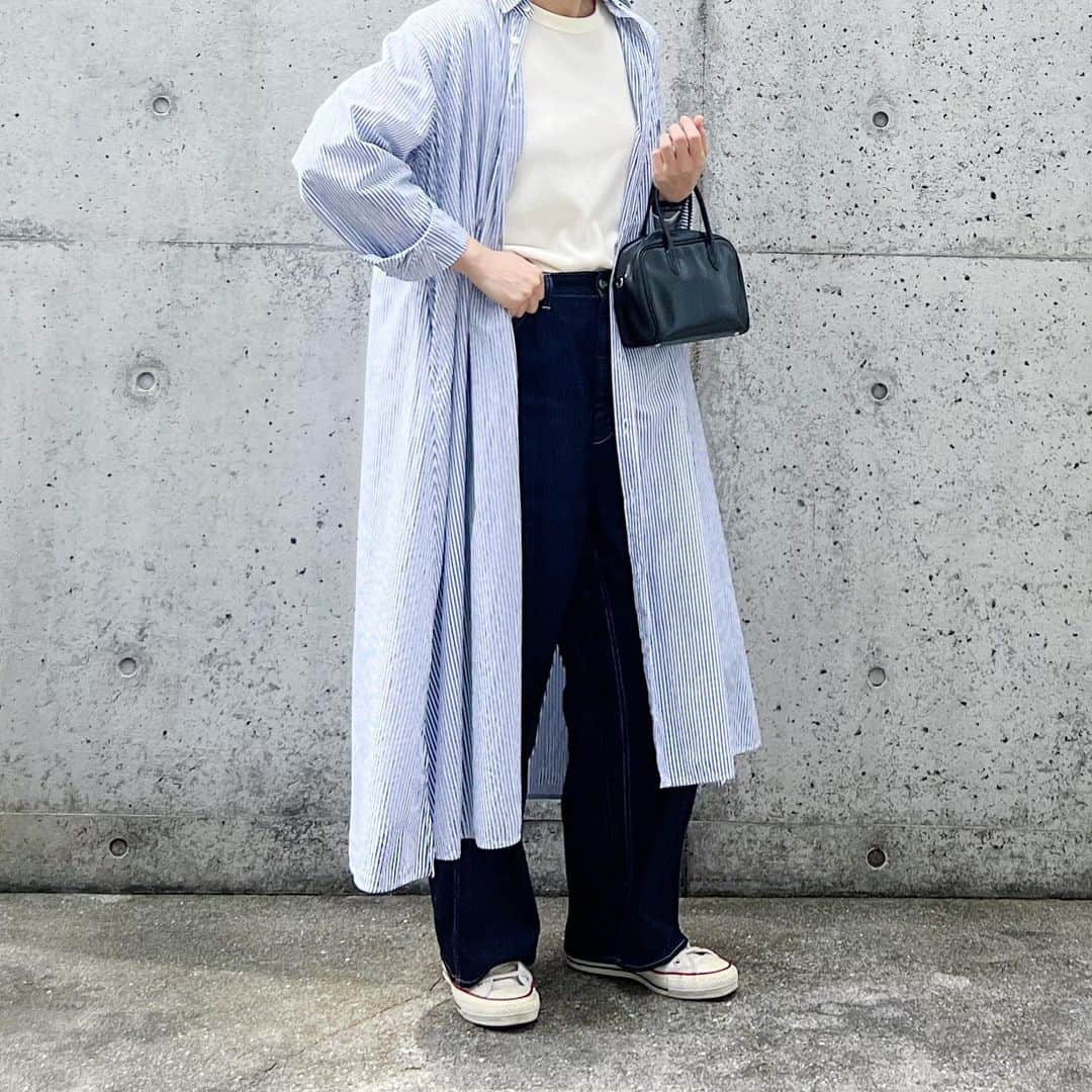 ryokoさんのインスタグラム写真 - (ryokoInstagram)「▪︎  シャツワンピを羽織に👗🕊️💙  .  dress #harvesty tee #miller bottoms #harvesty shoes #converse bag #artsandscience」4月24日 21時00分 - ryo___ka