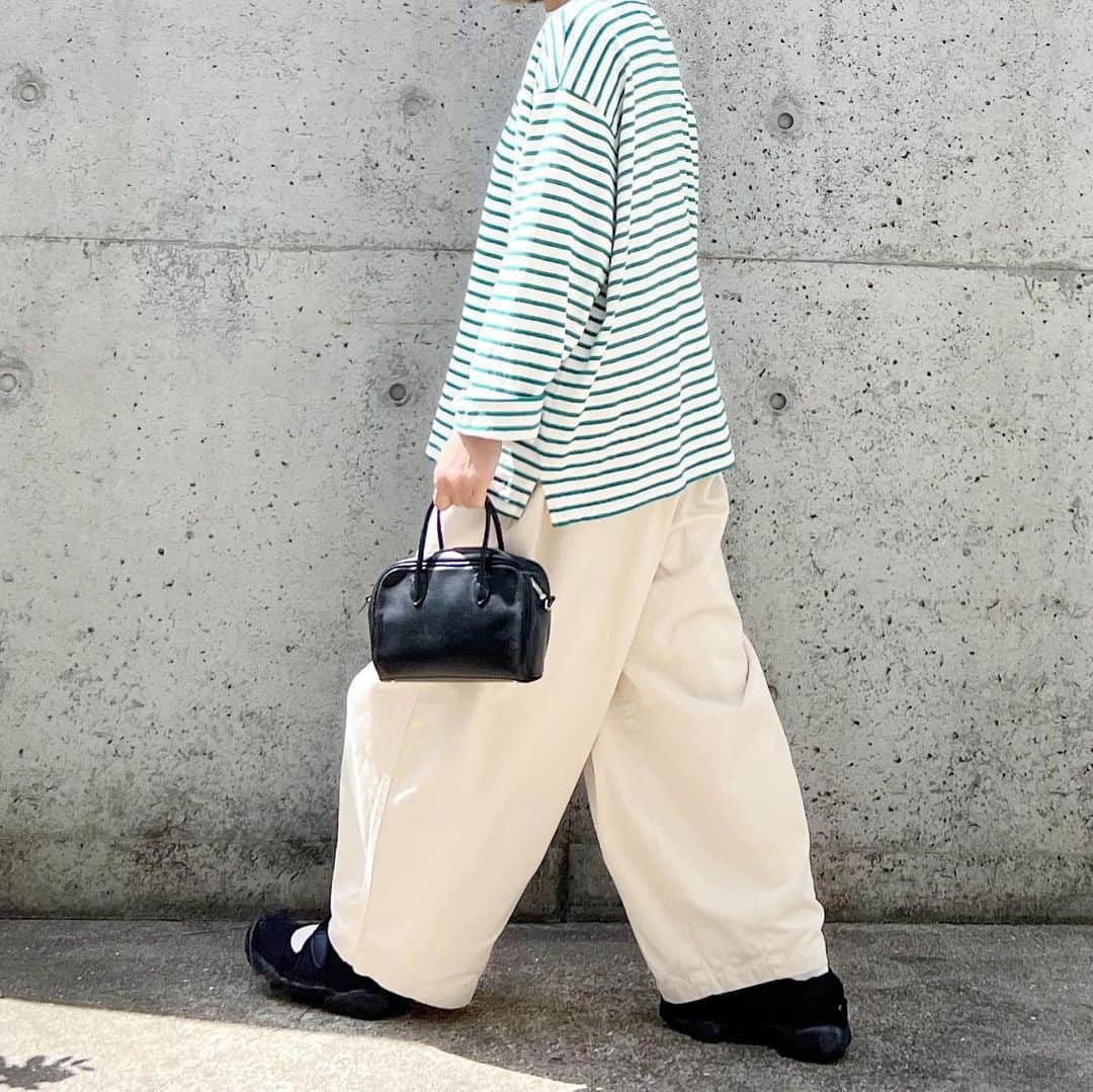 ryokoさんのインスタグラム写真 - (ryokoInstagram)「▪︎  🌿🌱🍀  .  tee #harvesty bottoms #harvesty shoes #nike bag #artsandscience」4月26日 21時00分 - ryo___ka