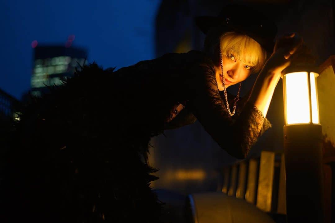 中川友里さんのインスタグラム写真 - (中川友里Instagram)「night light and blue hour.  @modemode さんの写真エモエモで好き🥹🫶💓  今日は早朝から公園で朝活して爽やかな1週間のスタート👶🏻🌳✨あ、一粒万倍日や🫰🏻✨  #model #shooting #fashion」4月24日 16時33分 - darayunya