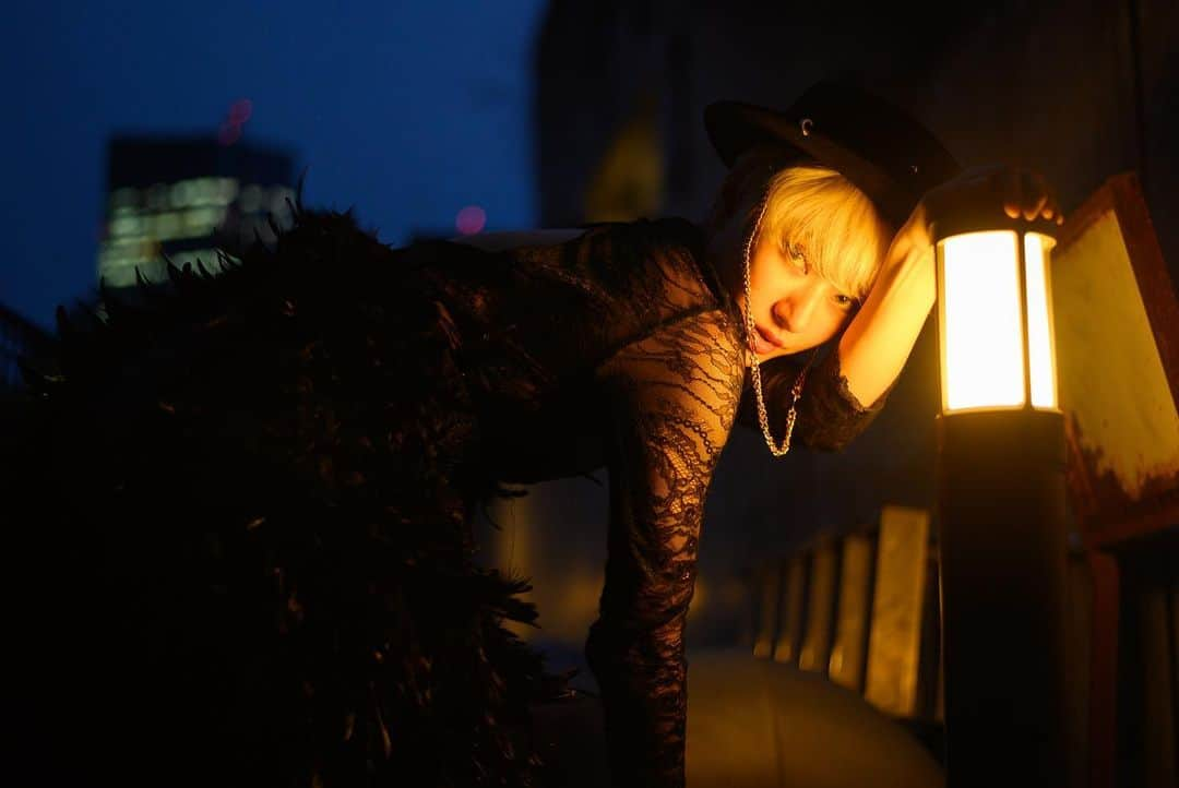 中川友里さんのインスタグラム写真 - (中川友里Instagram)「night light and blue hour.  @modemode さんの写真エモエモで好き🥹🫶💓  今日は早朝から公園で朝活して爽やかな1週間のスタート👶🏻🌳✨あ、一粒万倍日や🫰🏻✨  #model #shooting #fashion」4月24日 16時33分 - darayunya