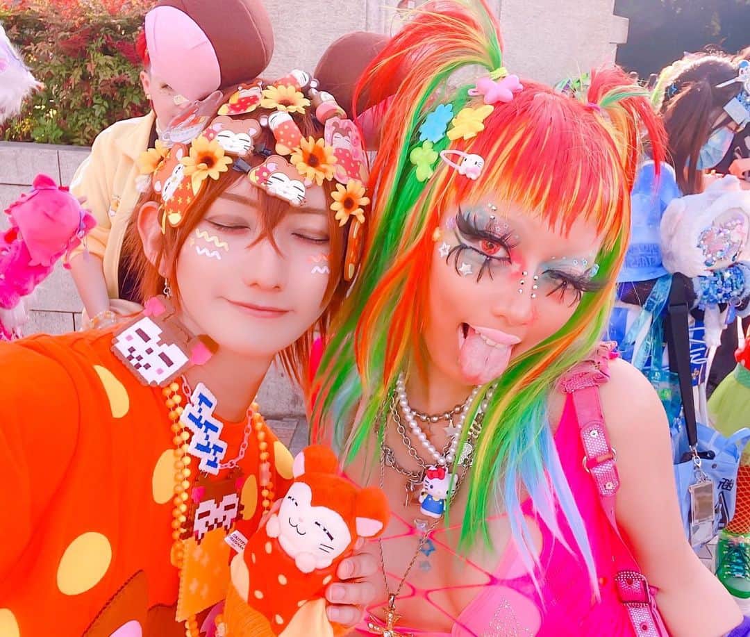 江崎びす子さんのインスタグラム写真 - (江崎びす子Instagram)「たまたま偶然！サニバニちゃんに会えた〜💖  ずーっと会いたかったから 念願の💕  こんどは一緒に遊びたいな♪  #NEOデコラ会」4月24日 16時49分 - bisukoezaki