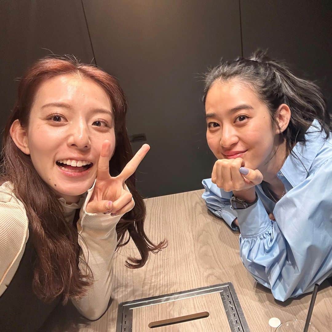 青野楓のインスタグラム：「@miyahara_kanon の試合お疲れ様会。次の日にほやほやで会えた🫶 近々YouTubeあげます(笑)  とにかく無事でよかった🥲 かっこよかったぜい。  オープンしたて　@shibuya_kamiyama さんにて。 全部美味しかった🥺胃もたれしない系みたらわかるいいお肉！幸せな時間をありがとうございました。また行こっと。  #かみ山 #渋谷焼肉 #渋谷グルメ #渋谷ディナー #渋谷居酒屋 #神泉焼肉 #神泉ディナー #神泉グルメ」