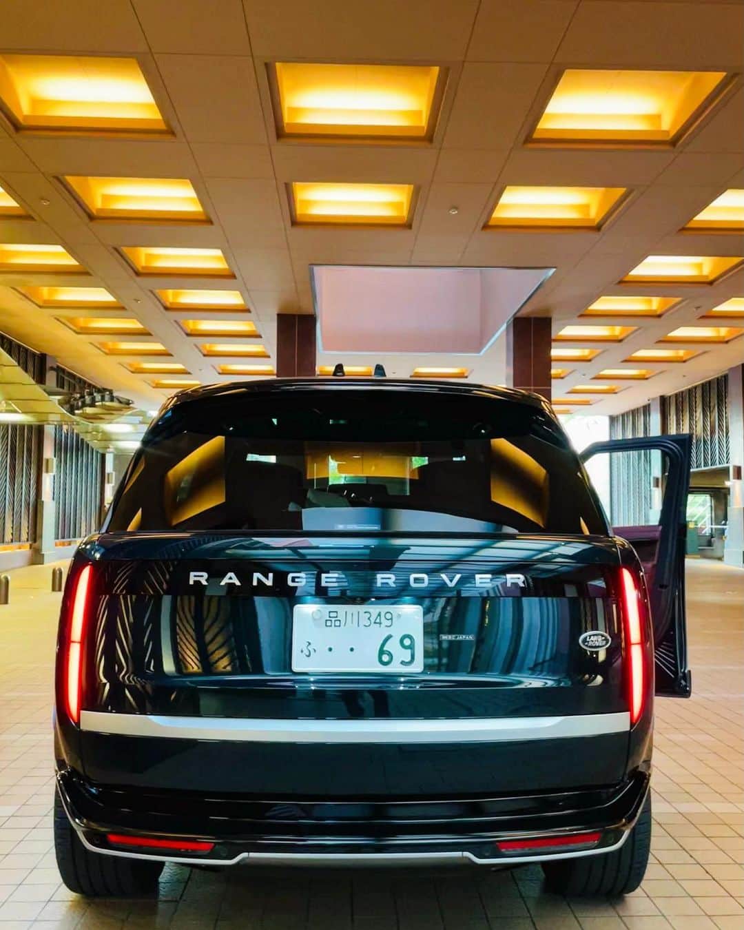 のインスタグラム：「- - My RR🌳  #BestSUVever #RangeRoverAutobiography #BritishRacingGreen」