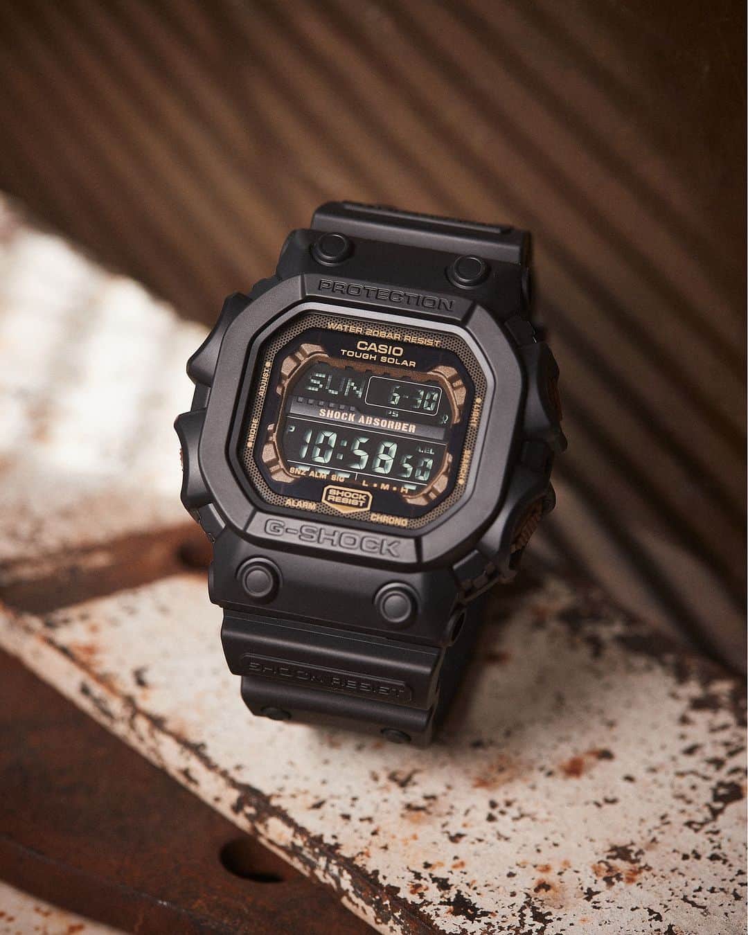 G-SHOCKさんのインスタグラム写真 - (G-SHOCKInstagram)「TEAL AND BROWN COLOR  錆びついた金属のようなカラーを採用した「TEAL AND BROWN COLOR」シリーズから、タフネスを徹底的に追求したデザインが人気のGX-56をベースにしたNewモデルをご紹介。  From the "TEAL AND BROWN COLOR" series featuring colors like rusted metal, we introduce a new model based on the popular GX-56 with its toughness design.  GX-56RC-1JF  #g_shock #gx56 #tealandbrowncolor #fashion #watchoftheday」4月24日 17時00分 - gshock_jp