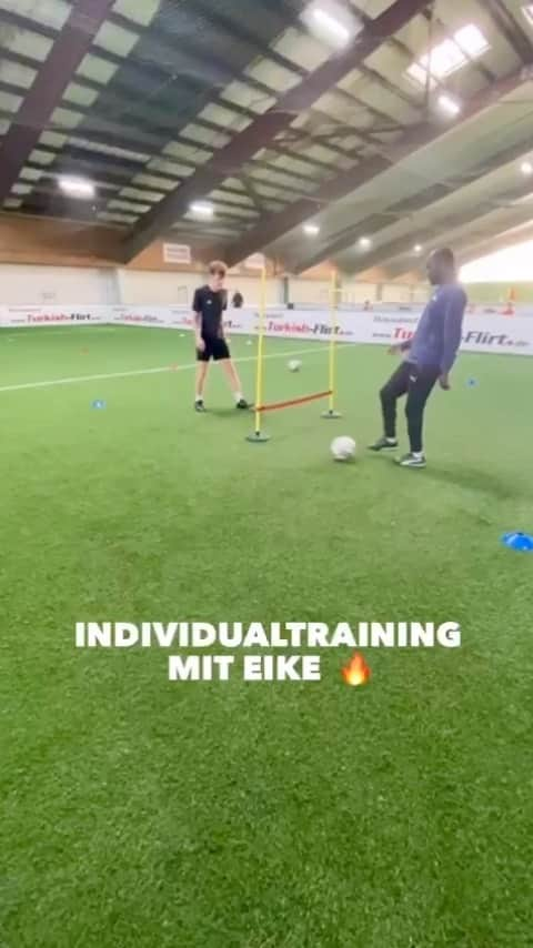 ハンス・サーペイのインスタグラム：「Individualtraining mit Eike in der @soccerworldkoeln  .  #soccertraining  #footballtraining  #trainlikeapro #soccerdrills #footballcoaching #soccercoach #fitnessfootball #footballskills #soccertactics #soccerfitness」