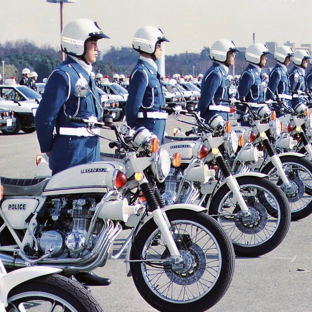 大阪府警察さんのインスタグラム写真 - (大阪府警察Instagram)「【白バイの歴史⑤】 ホンダ  CB550FP 撮影年  1984年（昭和59年）  #大阪府警察公式 #大阪府警察 #大阪府警 #府警 #警察 #警察官 #おまわりさん #白バイの歴史 #白バイ #ホンダ #CB550FP」4月24日 17時04分 - fukei_koho