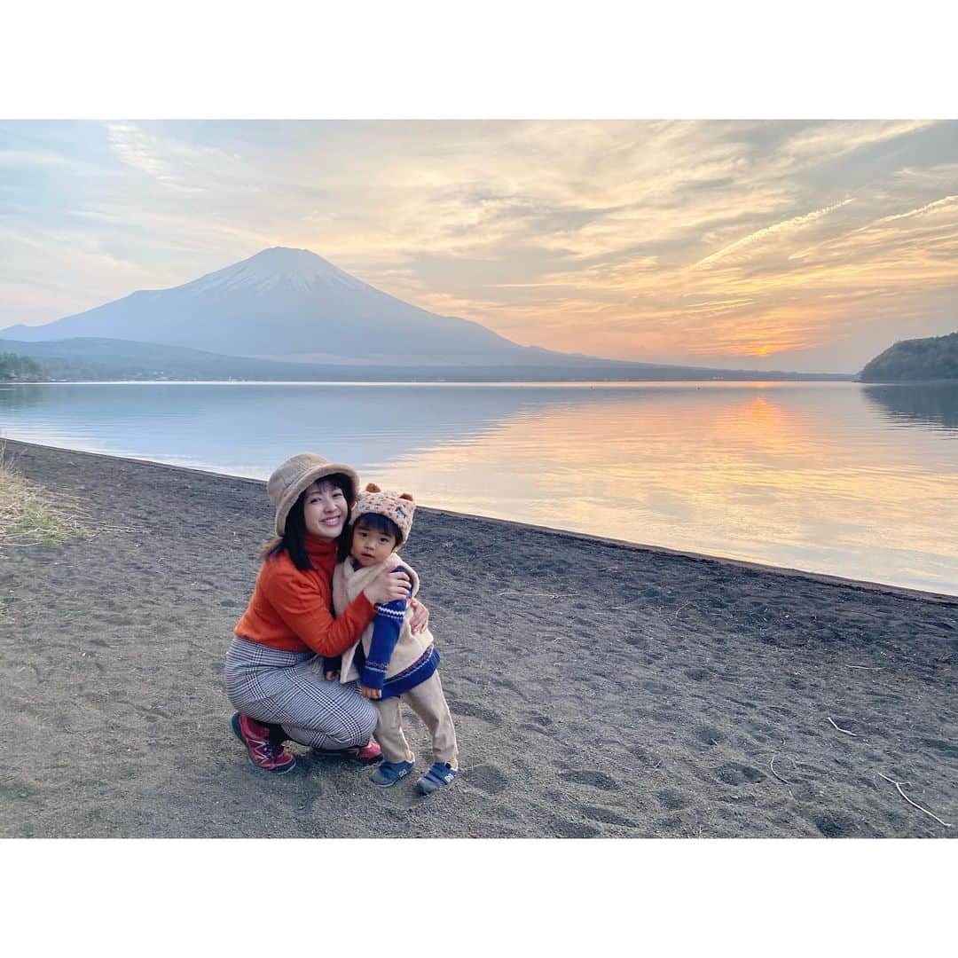 鬼頭由芽さんのインスタグラム写真 - (鬼頭由芽Instagram)「・ 週末は山中湖へ2泊３日キャンプ🏕  初日は晴れていて 富士山がとても綺麗に見えました😌 （あと２日はくもり😂）  本栖湖もすごく良かったけど やっぱり湖の近くのキャンプは気持ちよかった🥺✨」4月24日 17時14分 - xxyumeyumexx