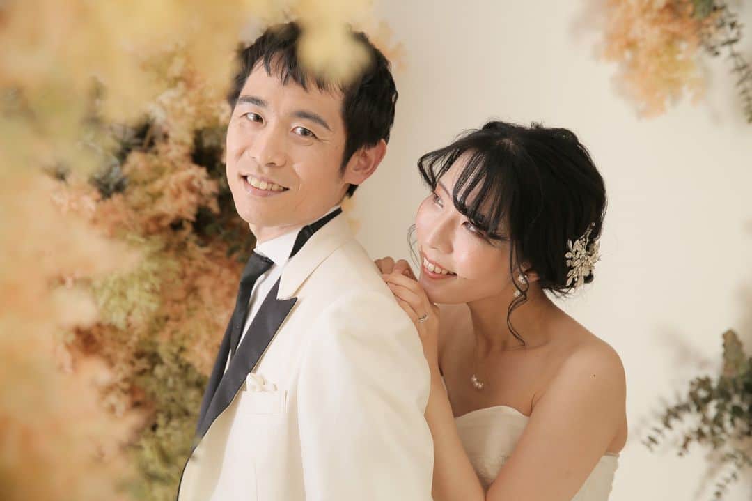 Studio TVB Kobeさんのインスタグラム写真 - (Studio TVB KobeInstagram)「photographer:yuka yoneda hair&make: minami akaeda ---------------------------- @studiotvb_kobe @decollte_weddingphoto #光のウェディングフォト #夜景 #d_weddingphoto #日本中のプレ花嫁さんと繋がりたい #全国のプレ花嫁さんと繋がりたい #写真好きな人と繋がりたい #カメラ好きな人と繋がりたい #メイク好きな人と繋がりたい #東京カメラ部 #モデル募集 #ポートレート #ウェディングヘア #フォトウェディング #カップルフォト #チェリフォト #家族写真 #前撮り #結婚式準備 #大阪前撮り #神戸前撮り #ブライダルフェア #スタジオtvb神戸ハーバーランド店 #ロケーションフォト #プレ花嫁 #卒花嫁 #撮る結婚式 #2023夏婚さんと繋がりたい #2023春婚さんと繋がりたい #白無垢 #和装前撮り」4月24日 17時14分 - studiotvb_kobe