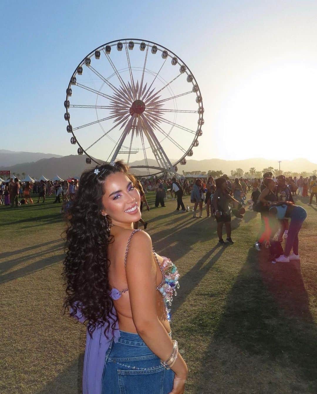 ghd hairさんのインスタグラム写真 - (ghd hairInstagram)「Coachella might be over but we are not over these festival inspired hair looks🎪✨🪩 Which hair look would you try out for this festival season?! 🎡🌈   #coachellahair2023 #coachella #coachella2023 #festivalhair #festivalhairinspo」4月24日 17時27分 - ghdhair