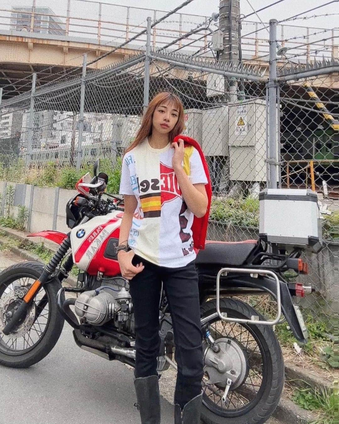 Garu chan（ガルちゃん）さんのインスタグラム写真 - (Garu chan（ガルちゃん）Instagram)「久々の外出🏍 Thank you DIESEL♡ * グレンマーティンスが、デザイナーとなったディーゼルの商品は全部かっこいいよね🕶✨ * 30分だけエンジンかけてあげた。 * さて引きこもりますw お家大好き…♡ * #r100gs #bmw #r100gsdakar  #bmwbikes  #アドベンチャーバイク #gs1200bmw #gs1150  #r1200gsadventure PR @rup_bm_xkc #kprovo #tシャツコーデ #tdiegie #メンズtシャツ #メンズファッション #春夏アイテム #カジュアルファッション」4月24日 17時30分 - garuchan01