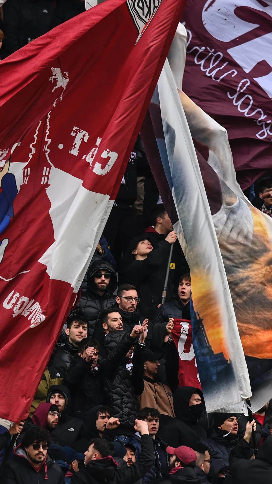 トリノFCのインスタグラム：「𝐏𝐚𝐬𝐬𝐚 𝐢𝐥 𝟐𝟓 𝐚𝐩𝐫𝐢𝐥𝐞 𝐜𝐨𝐧 𝐢𝐥 𝐓𝐨𝐫𝐨 🐂  Domani allenamento a porte aperte al Fila a partire dalle 11.30 per assistere alla sessione tecnica in vista del match contro l’Atalanta, in programma sabato 29 aprile alle 20.45 💪  #SFT」