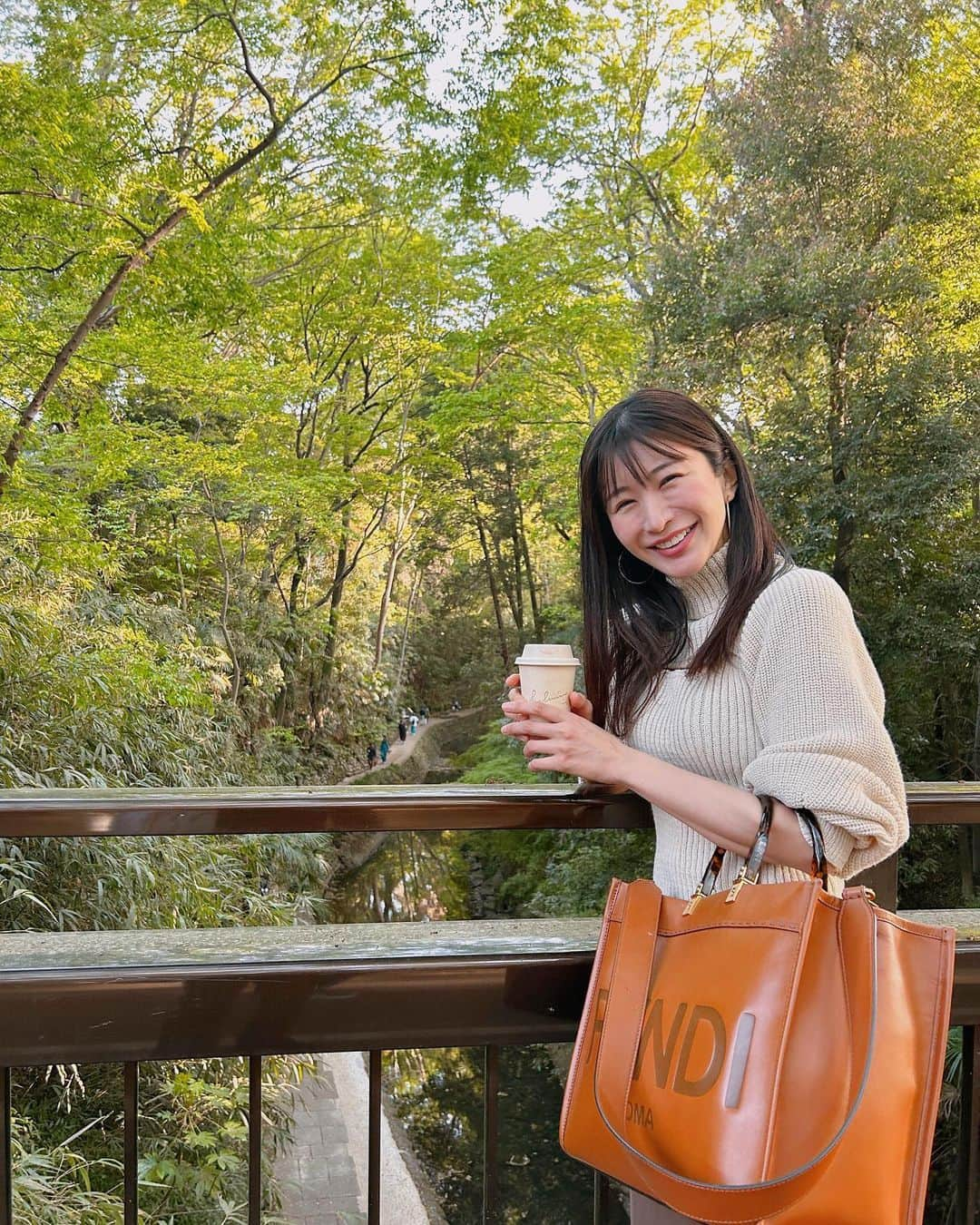 中村江莉香さんのインスタグラム写真 - (中村江莉香Instagram)「#バリヨガ留学 🧘‍♀️仲間🫶 昨日は等々力にある @haluuu__official #haluuuカフェ へ行ってきました😍🤍🤍  感動の再会🤲✨✨✨  #バリヨガリトリート は私の中で自分を知れた大切な時間でした。みんなにとってもそうだったよね☺️💓💓  はるちゃん、まな、ちぃちゃん！ ありがとう❤️❤️  カフェの近くには#等々力渓谷 の入り口があってマイナスイオンと自然の優しさに包まれて癒されたよ🌱  #フルーツサンド もオーガニックコーヒーも絶品😋❤️ 店内ははるちゃんのセンスが輝いていた👏👏  #ごちそうさまでした #フルーツサンド専門店 #フルーツサンドイッチ #フルーツサンド大好き #haluuu #等々力グルメ #等々力カフェ #等々力グリーンズ #等々力スイーツ #等々力駅 #等々力渓谷公園 #等々力渓谷散歩 #等々力渓谷フルーツサンド #ymcメディカルトレーナーズスクール #ymc #ｙｍｃメディカルトレーナーズスクール #ymcバリヨガ留学 #ymcバリ島ヨガ留学 #ymcバリ校 #ymcバリ1期生 #ymcバリヨガ留学1期生 #ymcバリヨガ留学🌴 #バリヨガ仲間 #baliyoga #ヨギーニ」4月24日 17時35分 - erica_nakamura