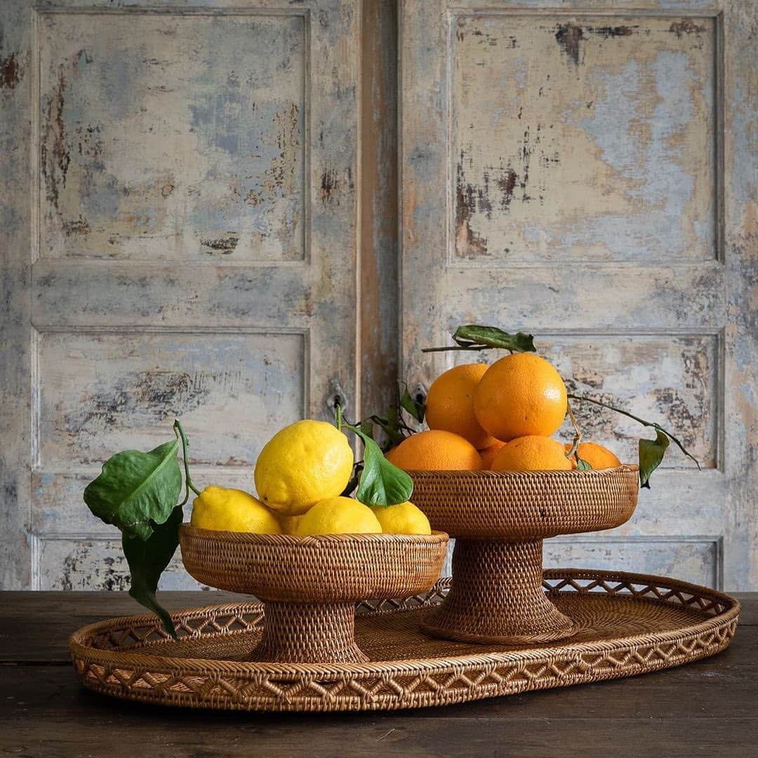 ベックスロックスのインスタグラム：「#BridgingWorlds  ⠀⠀⠀⠀⠀⠀⠀⠀⠀ At R collective we are able to support conscious brands with sourcing, design, development and production of artisanal luxury home accessories as part of our private label service.  ⠀⠀⠀⠀⠀⠀⠀⠀⠀ Hand made by local communities, providing work, ensuring ethical wages and preserving tradition. ⠀⠀⠀⠀⠀⠀⠀⠀⠀ We love how @cabanamagazine have styled their latest rattan collection. ⠀⠀⠀⠀⠀⠀⠀⠀⠀ #TheArtOfSlow #ArtisanalLuxury #Privatelabel  #artisanmade  #rattan #trusttheprocess #consciousbrands #rattandecor  #sustainableliving  #worldofinteriors  #eastmeetswest   Photo c/o @joannamaclennanphotography」