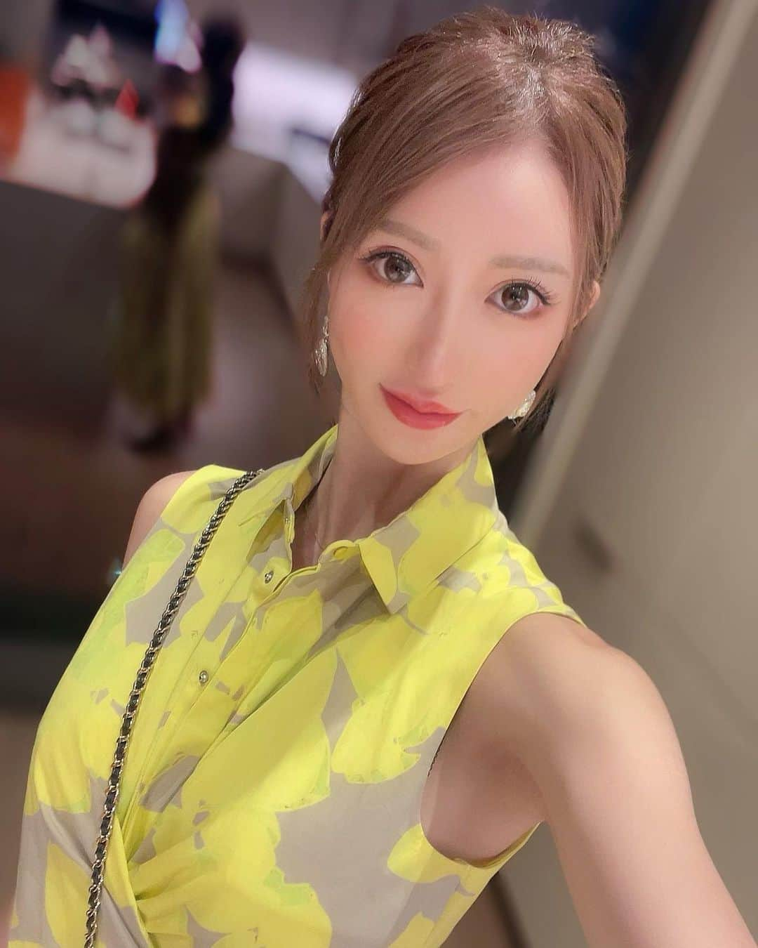 松山英礼奈さんのインスタグラム写真 - (松山英礼奈Instagram)「gym&サウナ後🧖🏼‍♀️♥️  念願の 【鮨銀座おのでら】さんへ🥹💖✨ 日本でもこれ程感動的かつ衝撃的な美味しさのお鮨 なかなか出会えない🥺🥺😿👏🏻❤️‍🔥  なんとラストナイトにまた行かせていただくことに🫨🙇‍♀️  幸せ( ◜௰◝ )❤️🍣  ※写真全部載せ切れなかったので一部のみ🪄  #hawaii  #鮨 #銀座おのでら  #日本酒 #ハワイグルメ」4月24日 17時45分 - hiiiiiiii0802