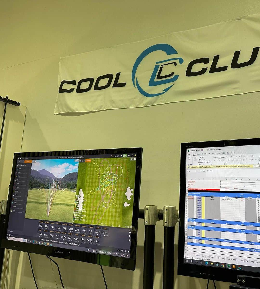 中谷あすみさんのインスタグラム写真 - (中谷あすみInstagram)「スイング碑文谷内にあるフィッティングスタジオ @coolclubsjapan さんでドライバーのフィッティングしてもらってきました🫶 この前のポップアップストアの時にご縁があり覗かせてもらってからずっと気になっていたの😌  主要メーカーのヘッドとシャフト12.000通りの組合せの中から独自のソフトウェアで自分に合ったクラブを特定してくれるのだけどこんなにたくさんのドライバー打ったの初めてで、、一つ一つ飛び方が変わるから凄い😳  ゴルフ始めてからまだしっかりと分析したことがなかったからクラブのことも勉強になったし自分の方向性がとてもよくわかりました✨ 次回は他のクラブもやりたいな☺︎  スイングに悩みがあったりクラブの新調を考えてる方一度分析してみるのオススメです☺️  #スイング碑文谷 #coolclubsjapan #スイング動画 #スイング分析 #ドライバーショット #クラブフィッティング #ホアピリ #ゴルフ女子」4月24日 17時48分 - asumi_naa