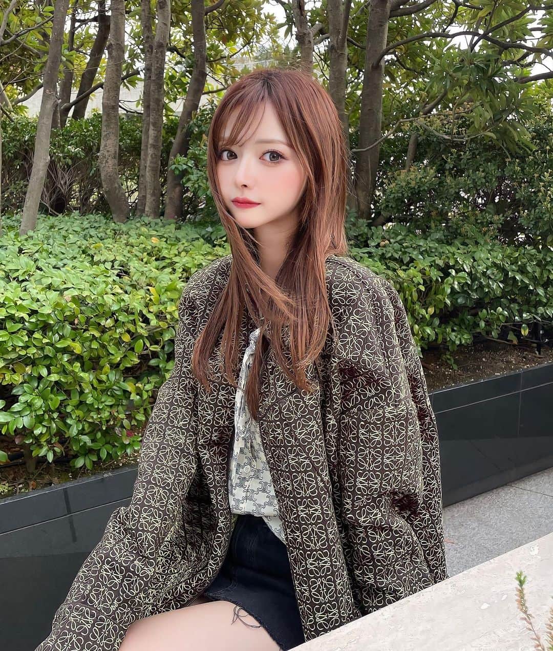 まやさんのインスタグラム写真 - (まやInstagram)「. 少し前に、桜きれいー！って思ってれいたんに撮ってもらったけど桜写ってなかった😂 この日のカラコンは、エバーカラーのアプリコットブラウンσ̴̶̷̤ . σ̴̶̷̤ ナチュラルでお気に入り💘 ⁡ #モアコン #モアコンタクト #カラコン買うならモアコン #カラコン #カラコンレポ #エバーカラーワンデー #エバーカラーワンデーナチュラル #1day」4月24日 18時12分 - flor__ra_1