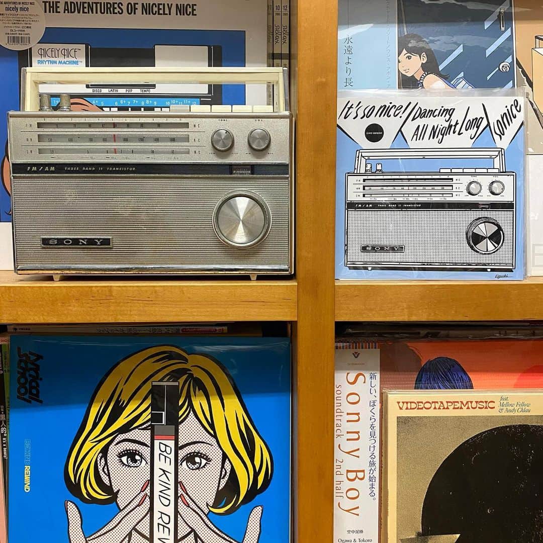 江口寿史さんのインスタグラム写真 - (江口寿史Instagram)「４月22日のレコードストアデイで発売されて、あっという間に完売したsoniceのニューシングル『It´s so nice/Dancing All Night Long』のジャケに描いたラジオは、25年ほど昔に古道具屋で5000円で買ったSONYのラジオがモデル。☺️」4月24日 18時15分 - egutihisasi