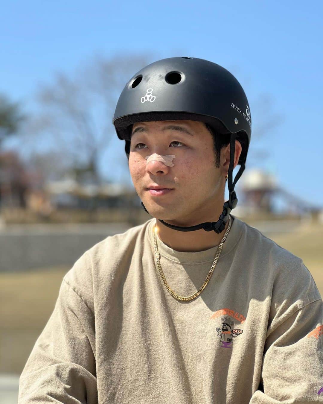 笹岡建介のインスタグラム：「・ 練習で疲れた身体を休めるには ぐっすり、良い睡眠を取れることが必須。 鼻が詰まっていては良い睡眠が取れないので 睡眠中も"ブリーズライト"を愛用しています。 #pr #ブリーズライト #呼吸」