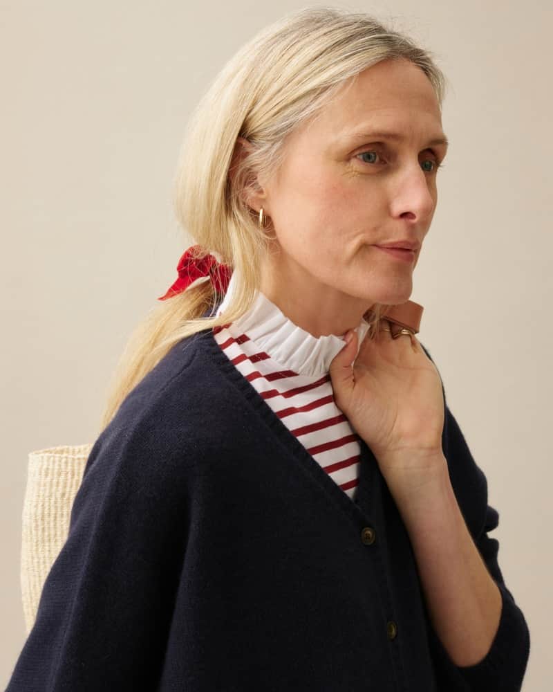のインスタグラム：「A cosy square cardigan with a v neck. With lovely ribbing around the neck, hem, and cuffs. Made from cashmere and merino mix, it is both a soft and substantial cardigan.  #CabbagesanRoses #Knitwear #SS23 #ThisGloriousLife」