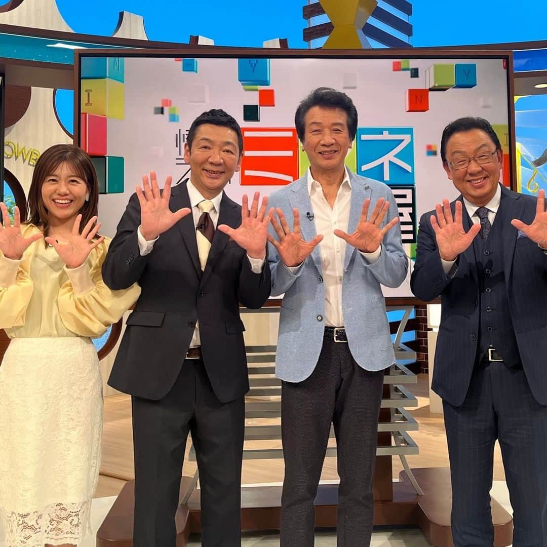 前川清さんのインスタグラム写真 - (前川清Instagram)「本日前川さんは、 「ミヤネ屋」に 生出演させていただきました📺  本番後に皆さんとパチリ📸 ありがとうございました！  大忙しな前川さんですが、 今日もとってもお元気です✊  #前川清 #ミヤネ屋 #宮根誠司  さん #梅沢富美男 さん #澤口実歩 さん #ありがとうございました #パワフル74歳」4月24日 18時20分 - maekiyoinsta