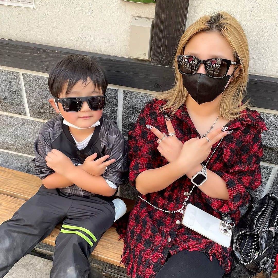 MII MAMAのインスタグラム：「. . . ダブぴ✌🏾✌🏾 ------------------------------------------ 🔎White Style mi mama 良かったらチャンネル登録お願いします🙇🏽‍♀️ #YouTube#ユーチューバー#主婦ユーチューバー#MIIMAMA#チャンネル登録お願いします#2児ママ#年子ママ#ギャルママ#ぎゃるまま#アラサーママ#アラサー#30代#30代ママ#ホワイトインテリア#モノトーンインテリア#シンプルな暮らし#収納#ホワイト収納#イチナナ#イチナナライバー#専属ライバー#主婦ライバー#17LIVE#主婦YouTuber#ママYouTuber#ママライバー#幼稚園ママ#小学生ママ」