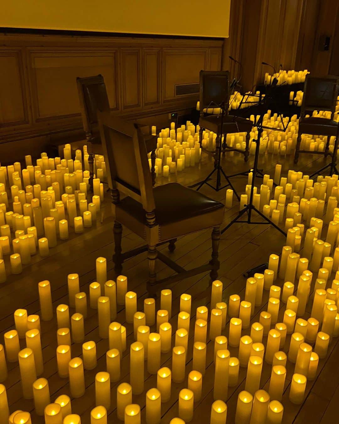 森友里恵さんのインスタグラム写真 - (森友里恵Instagram)「@candlelight.concerts 🎻  #paris#violin#🎻 #candlenight#candlenightconcert #france#luxembourg#candle #musique」4月24日 18時29分 - yucrebie