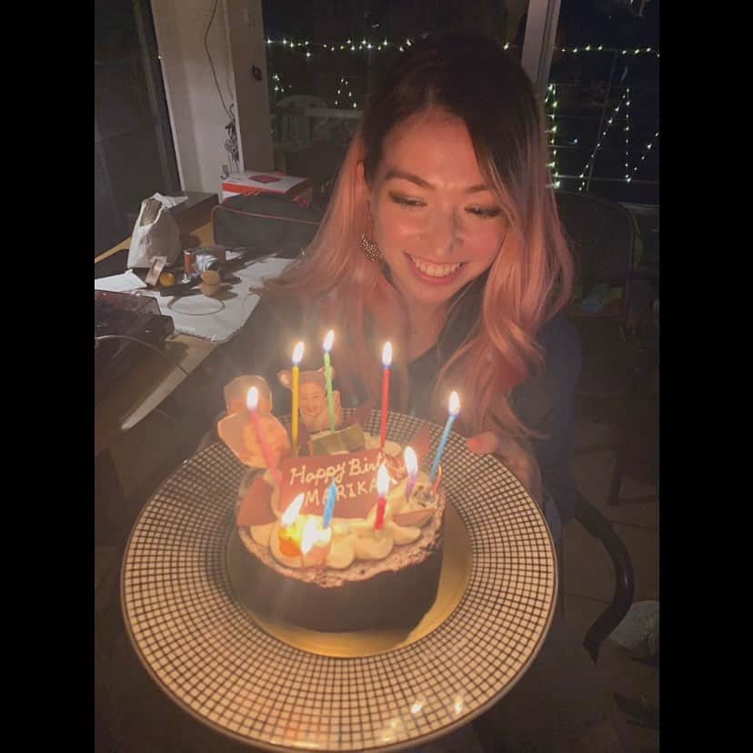 ダンドイ舞莉花のインスタグラム：「2023年4月22日 33歳になりました🙋🏼‍♀️  たくさんのバースデーメッセージ ありがとうございました🥹 私って皆の愛に包まれてるんだなぁ❤️ 33歳もお仕事、精一杯がんばります！  Thank you for all the birthday wishes🫶🏻 Feeling the love❤️ From all over the world🌏 Let’s go 33!  #birthday #april22 #thankyou #happybirthdaytome #お誕生日 #バースデー #ありがとう #33 #33歳」